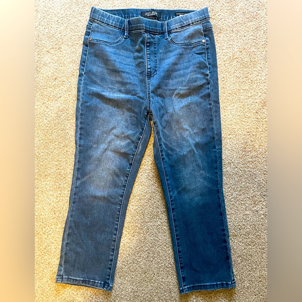 Judy Blue Pull On Women Skinny Fit Capris - size 9